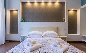 Stazione San Pietro 20 Apartment